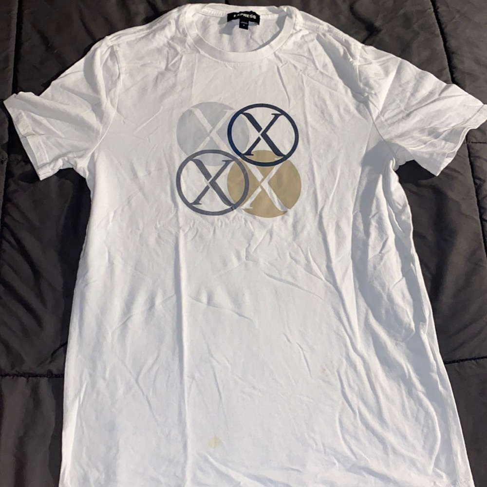 Express shirt size small